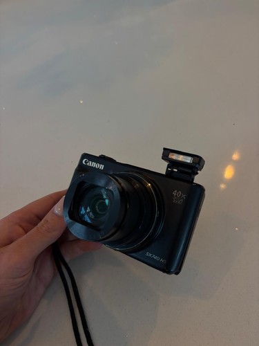Canon powershot sx740 - canon,